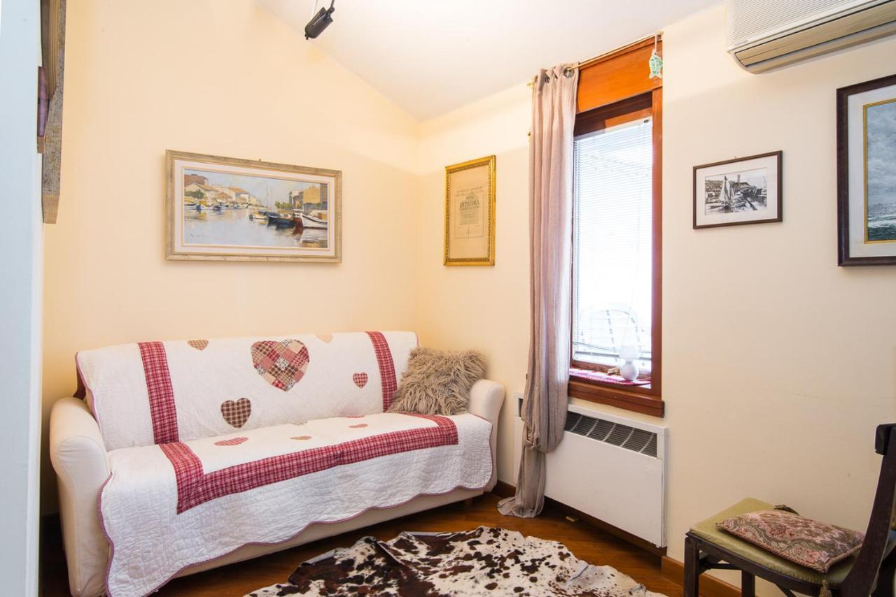 La Mansarda Delle Meraviglie B&B Superior Trieste Eksteriør billede
