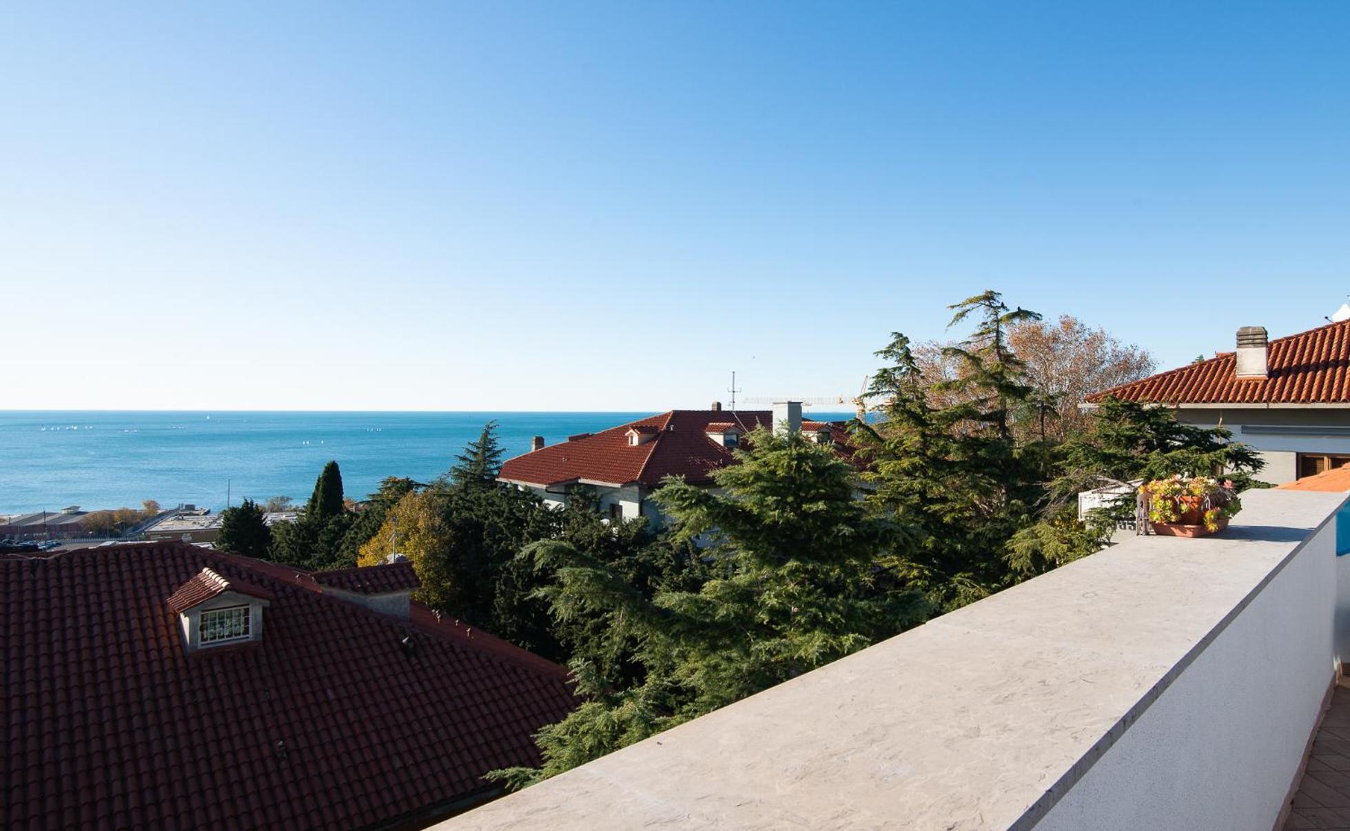 La Mansarda Delle Meraviglie B&B Superior Trieste Eksteriør billede