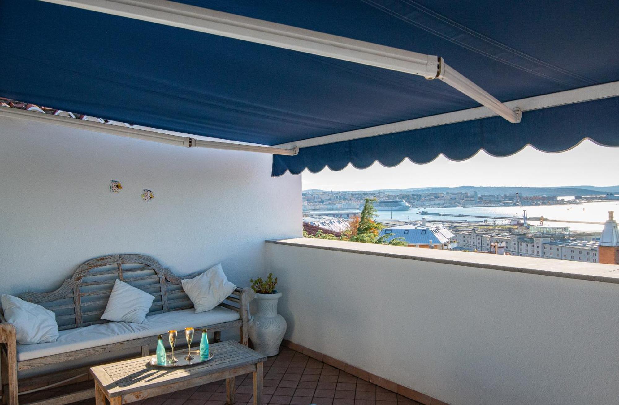 La Mansarda Delle Meraviglie B&B Superior Trieste Eksteriør billede