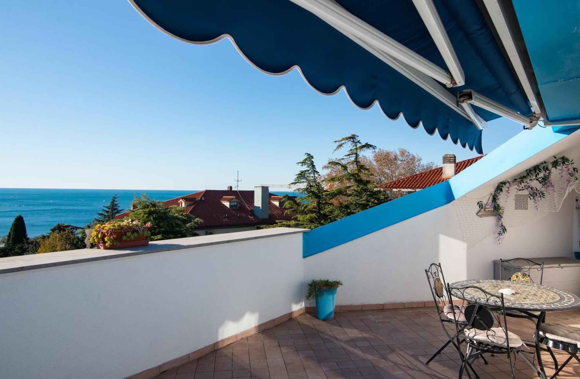 La Mansarda Delle Meraviglie B&B Superior Trieste Eksteriør billede